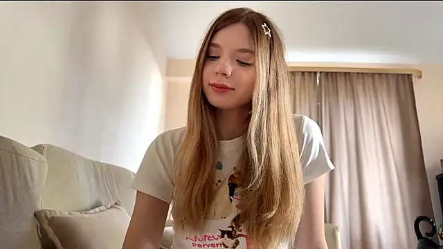 FruityXo online show from November 1, 2025, 11:48 am