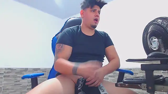 mister cum1999 online show from November 27, 2025, 4:13 am