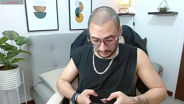   Damian    online show from October 22, 2025, 12:54 am