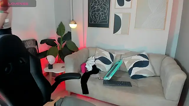 Snapshot of marie_bass chatting on February 28, 2026, 4:06 pm marie bass online show from February 28, 2026, 4:06 pm