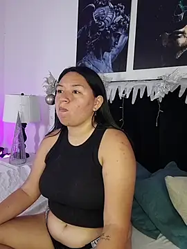 BellaRoux1 online show from November 18, 2025, 12:30 pm