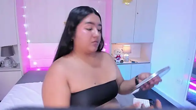 Snapshot of LilyWhitney chatting on December 17, 2025, 4:17 am LilyWhitney online show from December 17, 2025, 4:17 am