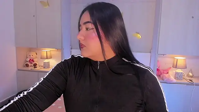 Snapshot of LilyWhitney chatting on February 3, 2026, 4:10 am LilyWhitney online show from February 3, 2026, 4:10 am