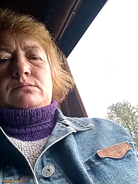 Snapshot of NikaLove49011 chatting on October 19, 2025, 8:17 am NikaLove49011 online show from October 19, 2025, 8:17 am