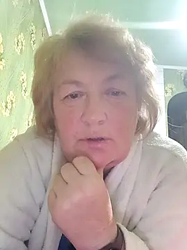 Snapshot of NikaLove49011 chatting on October 27, 2025, 8:43 pm NikaLove49011 online show from October 27, 2025, 8:43 pm