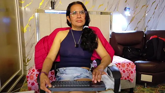 Vanessa 7  online show from April 20, 2026, 10:55 pm