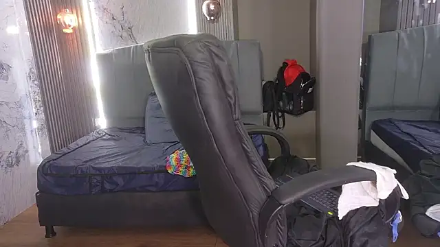 Vanessa 7  online show from January 18, 2026, 9:29 pm