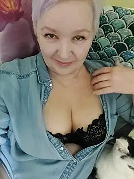 ForgeMeNot51 online show from February 24, 2026, 5:41 am