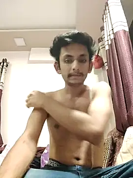 yung cplz online show from September 25, 2025, 1:06 pm