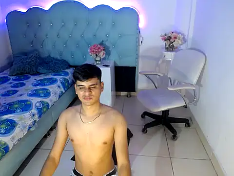 Charlie Cock  online show from December 18, 2025, 4:06 am