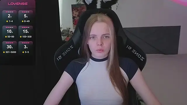 Luna Navy online show from November 5, 2025, 9:12 am