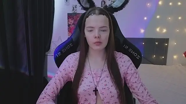 Snapshot of Luna_Navy chatting on February 13, 2026, 7:08 am Luna Navy online show from February 13, 2026, 7:08 am