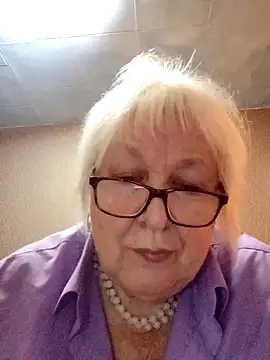 Alexia64231 online show from October 27, 2025, 6:47 am