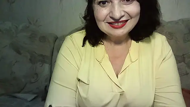 Snapshot of LedyNika chatting on May 25, 2026, 6:28 pm LedyNika online show from May 25, 2026, 6:28 pm