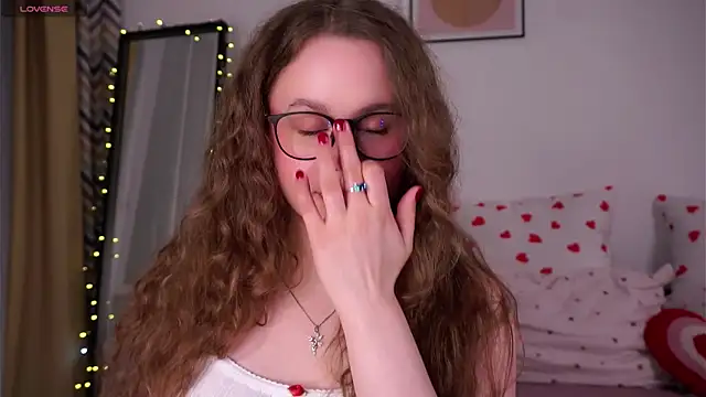 SusannaScholler online show from April 11, 2026, 10:35 pm