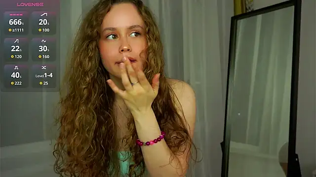 SusannaScholler online show from October 2, 2025, 6:22 pm