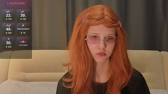 Snapshot of Lunar_x chatting on October 19, 2025, 8:55 pm Lunar x online show from October 19, 2025, 8:55 pm