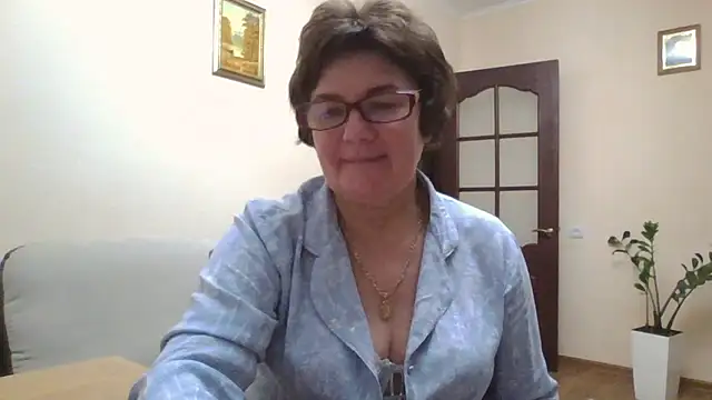 Snapshot of Galina56301 chatting on October 3, 2025, 7:15 pm Galina56301 online show from October 3, 2025, 7:15 pm