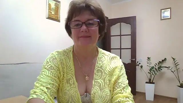Snapshot of Galina56301 chatting on September 12, 2025, 6:29 pm Galina56301 online show from September 12, 2025, 6:29 pm