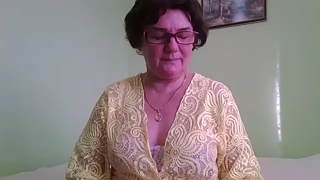 Snapshot of Galina56301 chatting on October 28, 2025, 7:18 am Galina56301 online show from October 28, 2025, 7:18 am