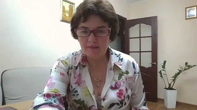 Snapshot of Galina56301 chatting on October 8, 2025, 5:13 pm Galina56301 online show from October 8, 2025, 5:13 pm