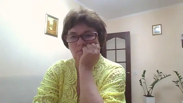Snapshot of Galina56301 chatting on October 23, 2025, 4:05 pm Galina56301 online show from October 23, 2025, 4:05 pm