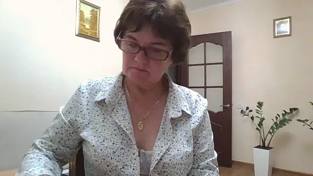 Snapshot of Galina56301 chatting on September 24, 2025, 6:03 pm Galina56301 online show from September 24, 2025, 6:03 pm