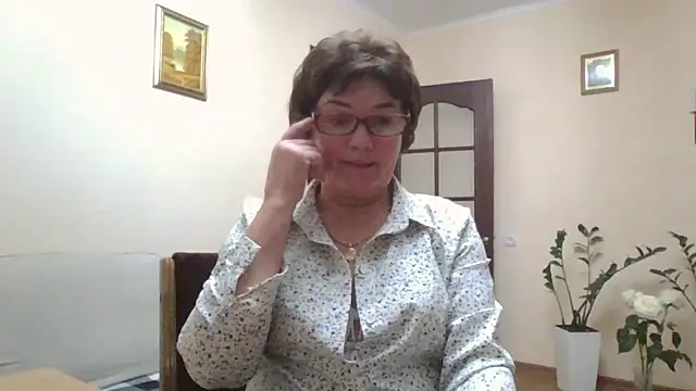 Snapshot of Galina56301 chatting on October 7, 2025, 4:52 pm Galina56301 online show from October 7, 2025, 4:52 pm