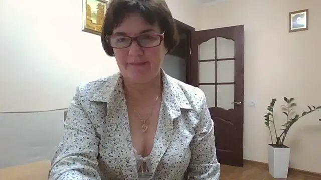 Snapshot of Galina56301 chatting on November 19, 2025, 3:34 pm Galina56301 online show from November 19, 2025, 3:34 pm