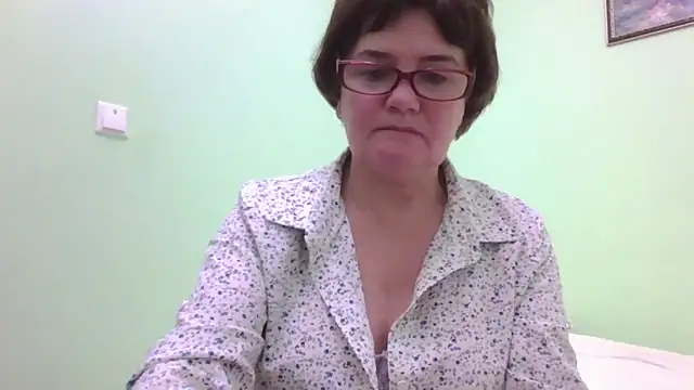 Snapshot of Galina56301 chatting on October 17, 2025, 4:09 pm Galina56301 online show from October 17, 2025, 4:09 pm