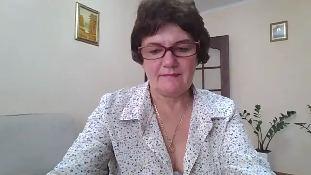 Snapshot of Galina56301 chatting on September 21, 2025, 12:54 pm Galina56301 online show from September 21, 2025, 12:54 pm