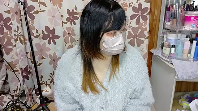 MIKE chan online show from November 19, 2025, 2:28 pm