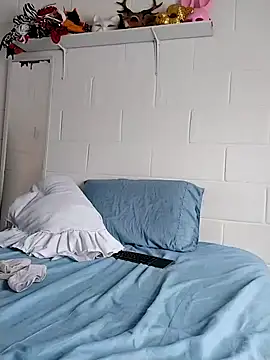 oxxy jean online show from March 5, 2026, 1:19 pm