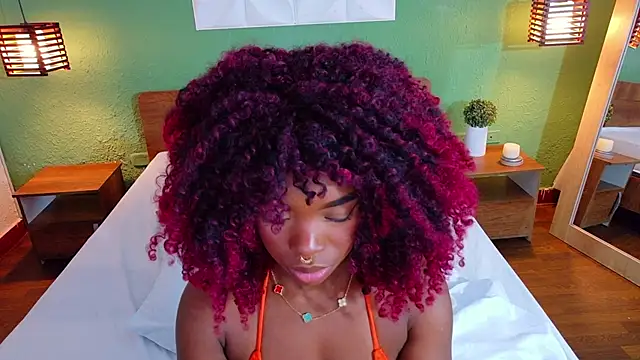 Snapshot of Chocolatte_dreams chatting on September 10, 2025, 1:10 pm Chocolatte dreams online show from September 10, 2025, 1:10 pm