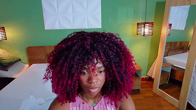 Snapshot of Chocolatte_dreams chatting on October 6, 2025, 1:23 pm Chocolatte dreams online show from October 6, 2025, 1:23 pm