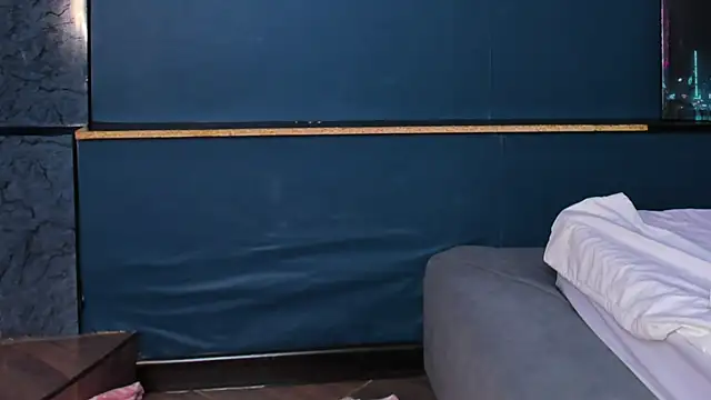 Lillie Berry online show from April 16, 2026, 4:24 am