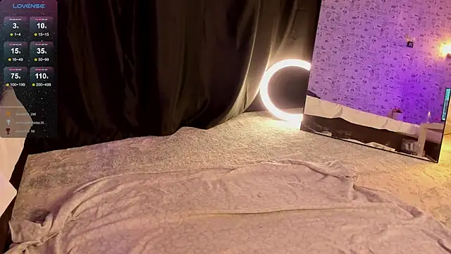 Lillie Berry online show from December 4, 2025, 4:33 am