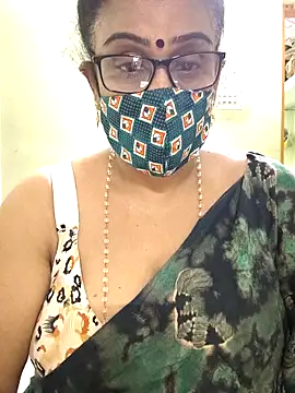 Snapshot of sweet-lotus chatting on October 8, 2025, 6:37 am sweet-lotus online show from October 8, 2025, 6:37 am