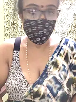 Snapshot of sweet-lotus chatting on September 22, 2025, 5:19 pm sweet-lotus online show from September 22, 2025, 5:19 pm