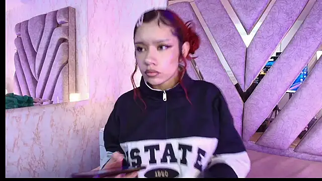 Snapshot of redd_pandaa chatting on November 30, 2025, 3:18 am redd pandaa online show from November 30, 2025, 3:18 am