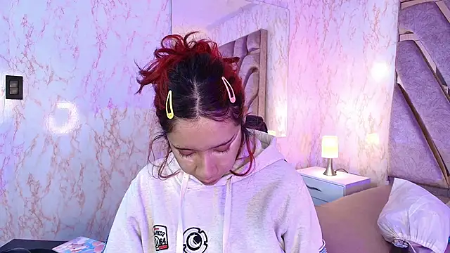 Snapshot of redd_pandaa chatting on January 10, 2026, 3:24 am redd pandaa online show from January 10, 2026, 3:24 am