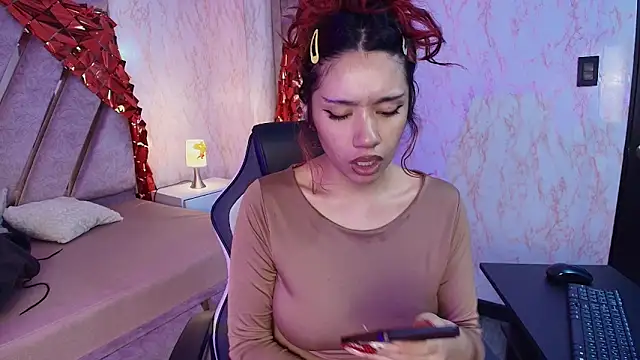 Snapshot of redd_pandaa chatting on February 18, 2026, 3:15 am redd pandaa online show from February 18, 2026, 3:15 am