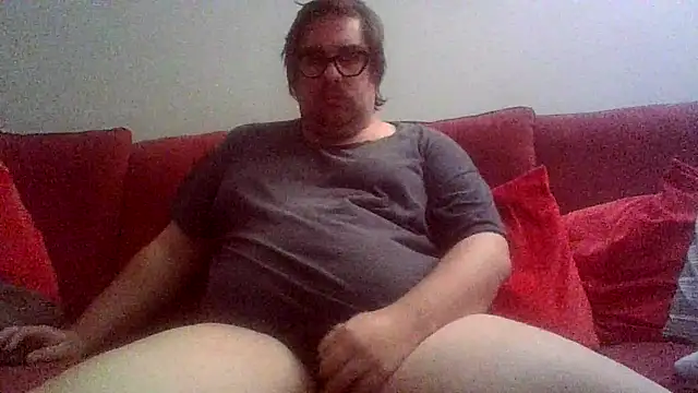 Snapshot of chubbyDavid1998 chatting on November 3, 2025, 6:51 am chubbyDavid1998 online show from November 3, 2025, 6:51 am