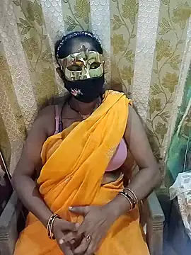 Hotty-Monaa online show from September 14, 2025, 5:24 pm