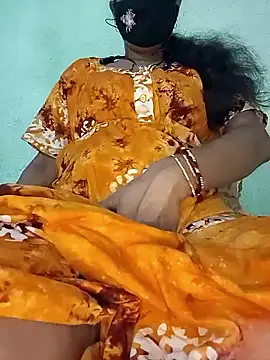 Hotty-Monaa online show from September 16, 2025, 5:03 pm