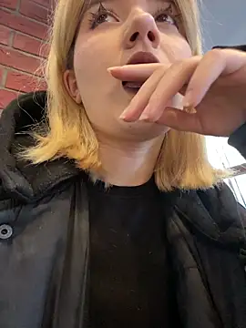 Snapshot of Cherry___Blossom chatting on November 14, 2025, 9:02 am Cherry Blossom online show from November 14, 2025, 9:02 am