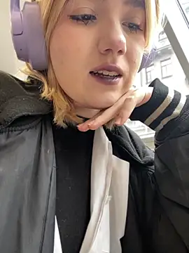 Snapshot of Cherry___Blossom chatting on October 22, 2025, 11:20 am Cherry Blossom online show from October 22, 2025, 11:20 am