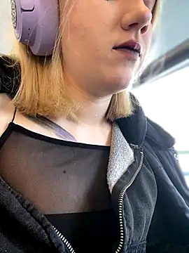 Snapshot of Cherry___Blossom chatting on October 17, 2025, 11:01 am Cherry Blossom online show from October 17, 2025, 11:01 am