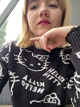 Snapshot of Cherry___Blossom chatting on September 18, 2025, 10:07 am Cherry Blossom online show from September 18, 2025, 10:07 am