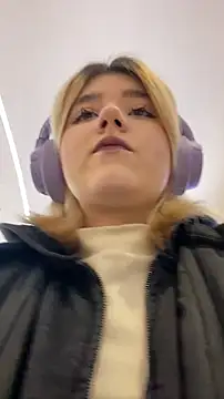 Snapshot of Cherry___Blossom chatting on October 24, 2025, 10:58 am Cherry Blossom online show from October 24, 2025, 10:58 am